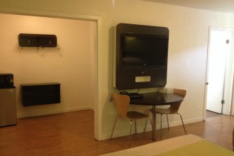 Motel 6 San Rafael - We offer microwave/refrigerators in our rooms
